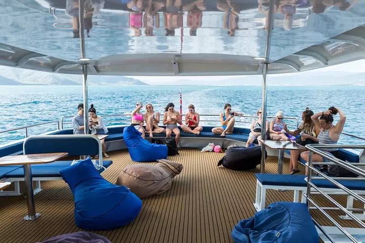 Great Barrier Reef Snorkeling and Diving Cruise from Cairns