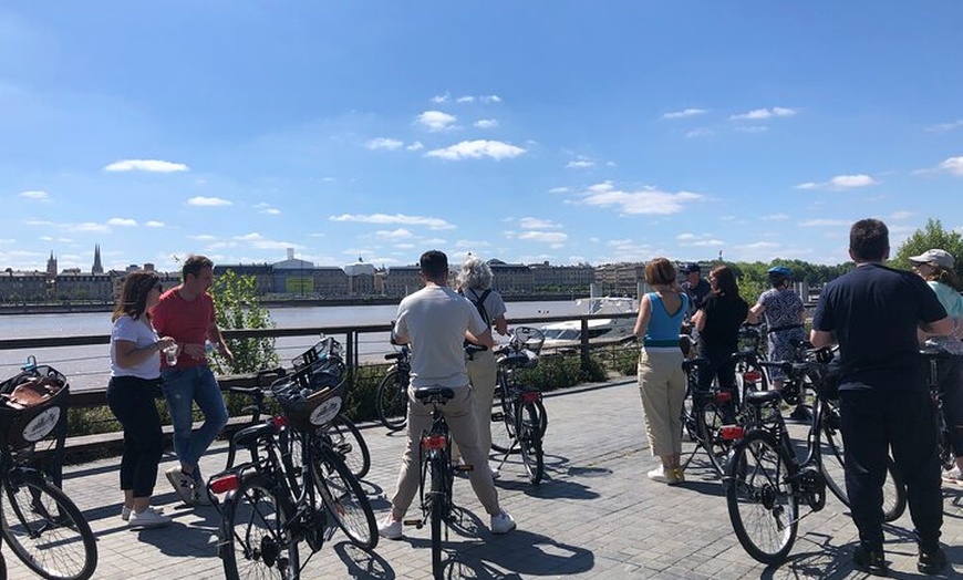 Image 4: L'Essentiel de Bordeaux à vélo avec un guide local