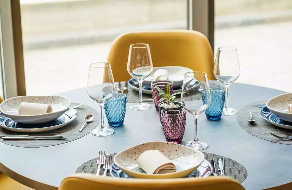 ✈ SPANIEN | Barcelona - Leonardo Royal Hotel Barcelona Fira 4*, 2 N...