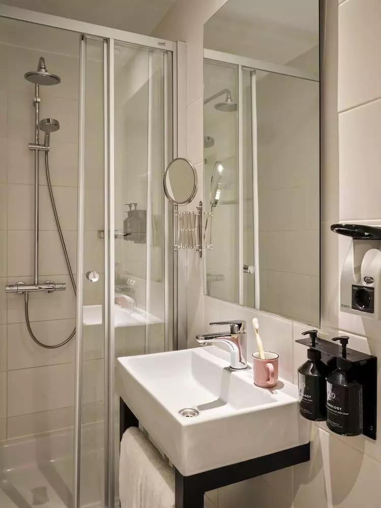 ✈ NIEDERLANDE | Amsterdam - Max Brown Hotel Museum Square 3*, 2 Näc...