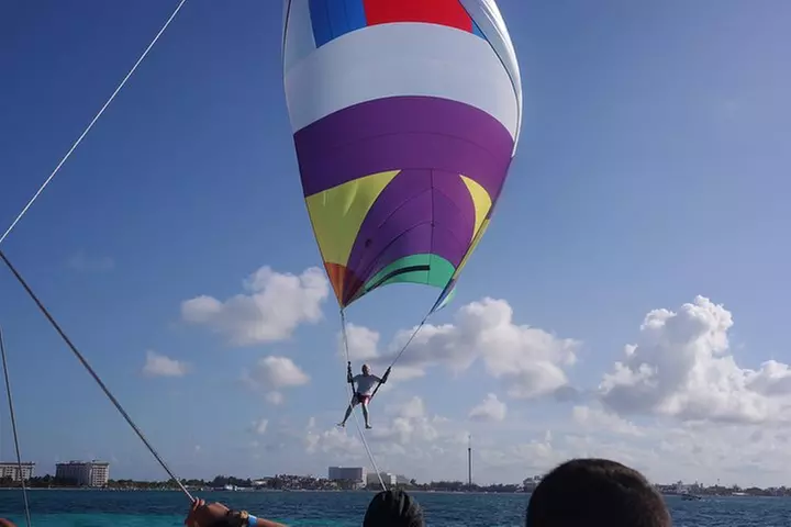 Top Sailing to Isla Mujeres with lunch and open bar from Cancun