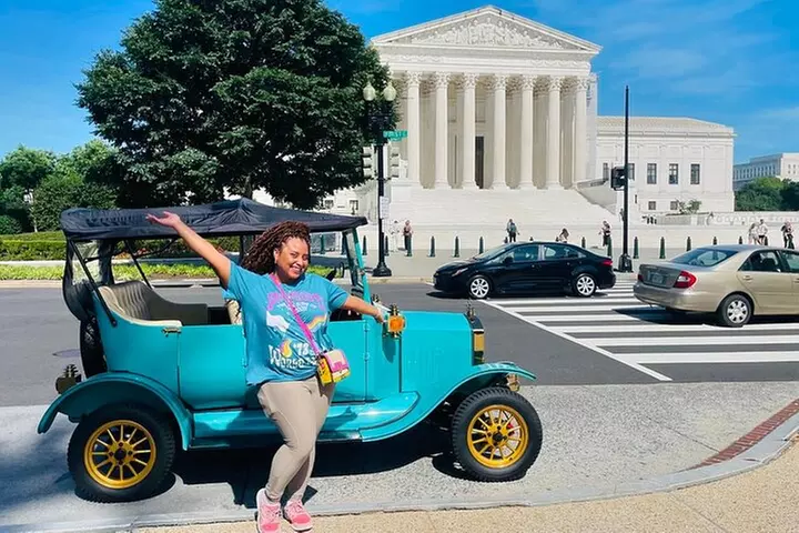 Washington DC Sightseeing Tour by Electric cart or Vintage Car