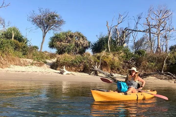 1-Hour Single or Double Kayak Hire @ Golden Beach