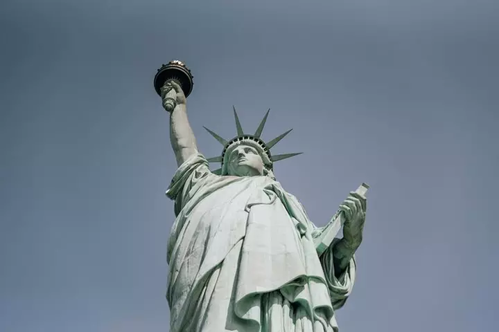Statue of Liberty and Ellis Island Guided Tour with Ferry
