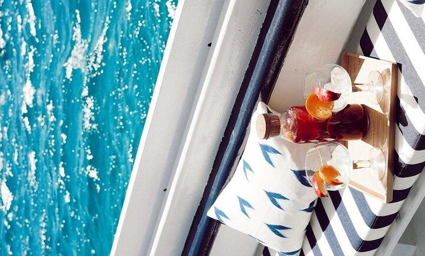 Image 9: Recorrido en Bote por la Bahía de Palma en la mañana con comida