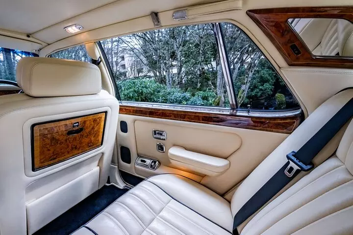 Rolls-Royce & Bentley Chauffeured All-inclusive Wine Tasting Tour