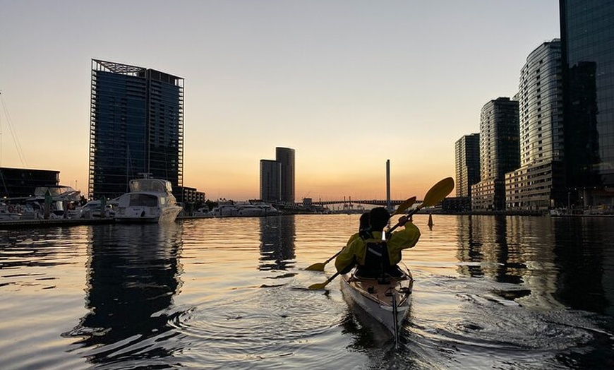 Image 9: Melbourne Sunset Kayaking Experience with Dinner