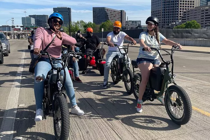 Smart Tour: Dallas Mural E-Bike Tour