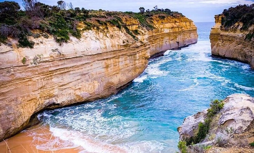 Image 2: Small Group Great Ocean Road Full Day Tour Lunch Included