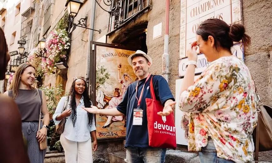 Image 10: Visita nocturna por la historia del Madrid antiguo con tapas