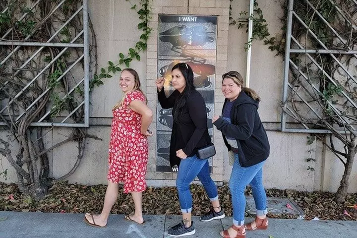 Santa Cruz Scavenger Hunt Walking Activity - Image 6