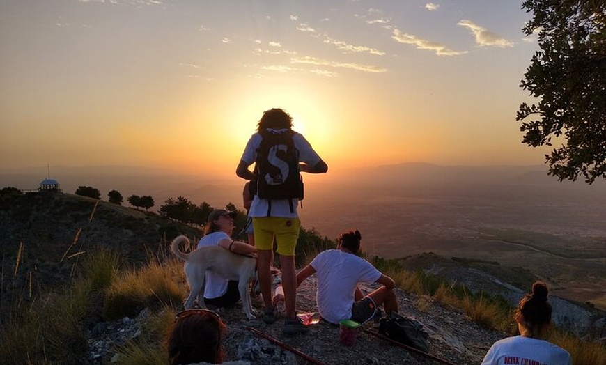 Image 15: NUEVO:Sunset Hike & Summit Sierra Nevada - Tour privado con cachorro