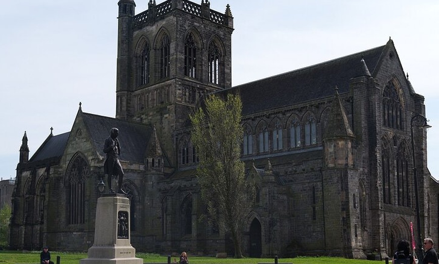 Image 2: Paisley History Walking Tour with Personal Audio