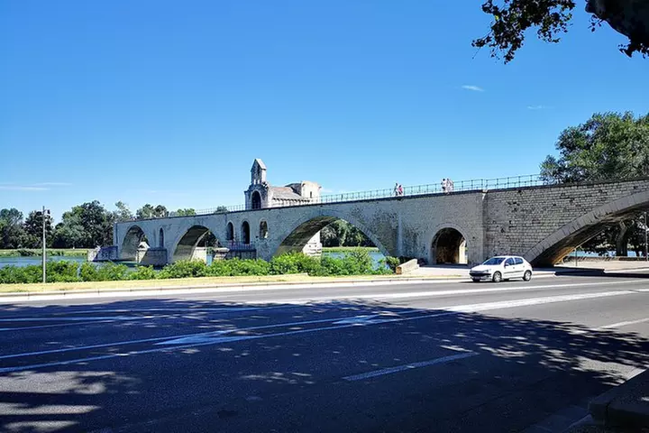Excursion d'une journée en bord de mer à Avignon et Aix-en-Provence - Primary Image