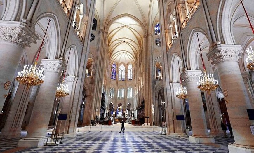 Image 4: Visite guidée professionnelle extérieure Notre-Dame