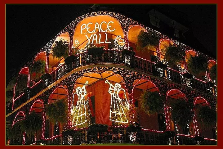 New Orleans Jingle Bells, Booze, History, Paranormal and Voodoo Walking Tour