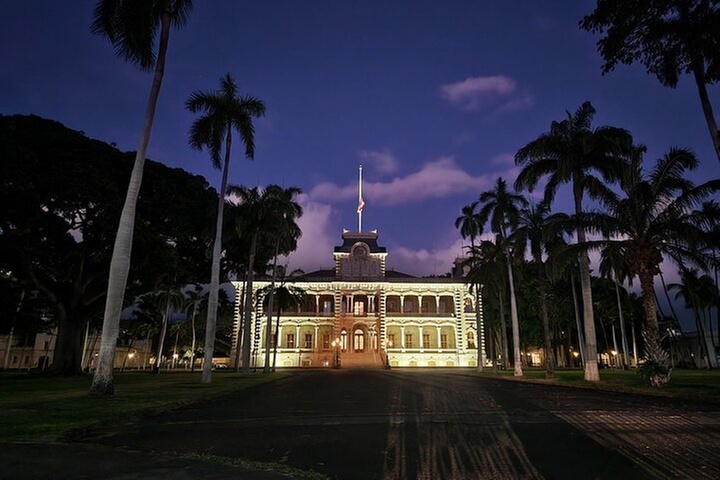 Ghosts of Old Honolulu Walking Tour