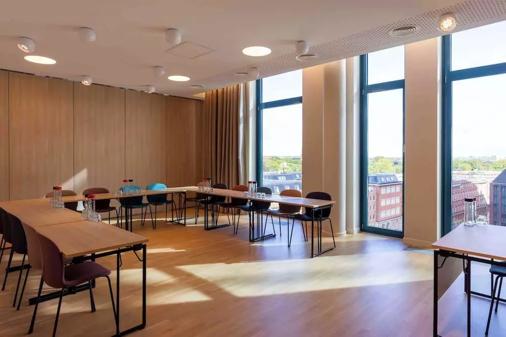 ✈ DEUTSCHLAND | Hamburg - Scandic Hamburg Emporio 4*, 2 Nächte