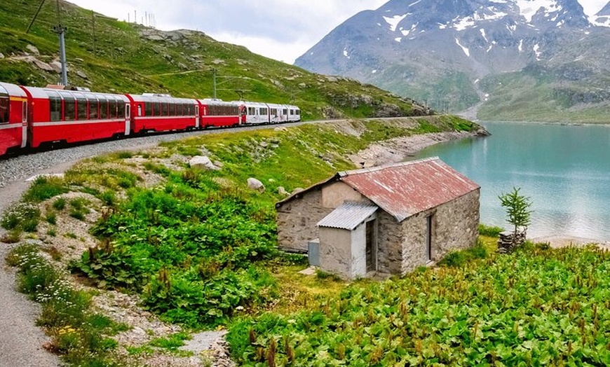 Image 5: Esperienza a bordo del Trenino Rosso del Bernina