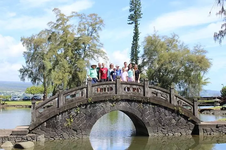 Private Tour from Hilo to Hawaii Volcanoes Natl Park Mercedes Van