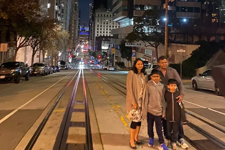 Ultimate Night Tour of San Francisco with Sightseeing Shuttle