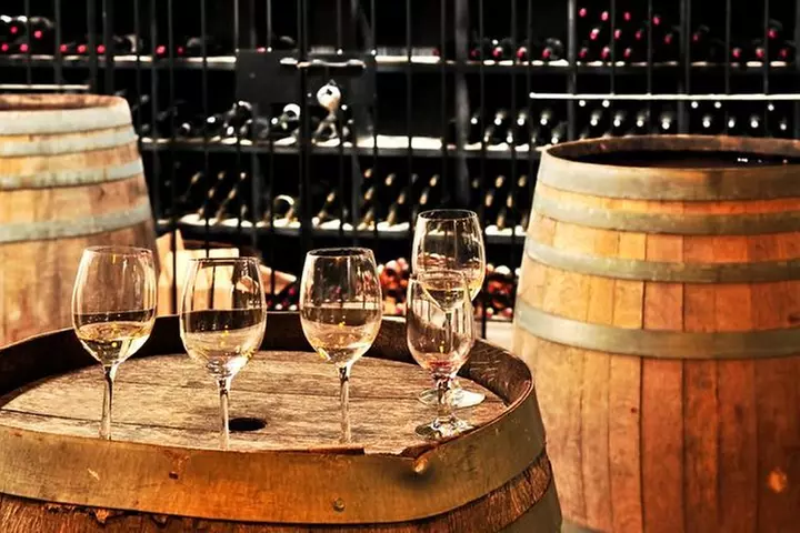 Seattle Wine & Snoqualmie Falls Highlights Tour