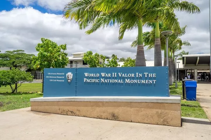 Pearl Harbor Visitor Center and Oahu Grand Circle Island Tour - Primary Image
