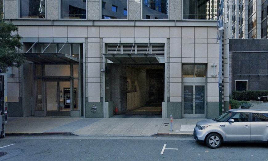 Image 2: Parking at 150 California St. Garage