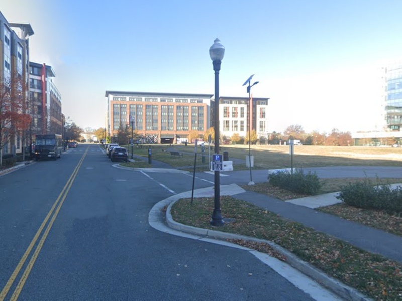 Parking at 2900 Potomac Ave. Lot - P2413