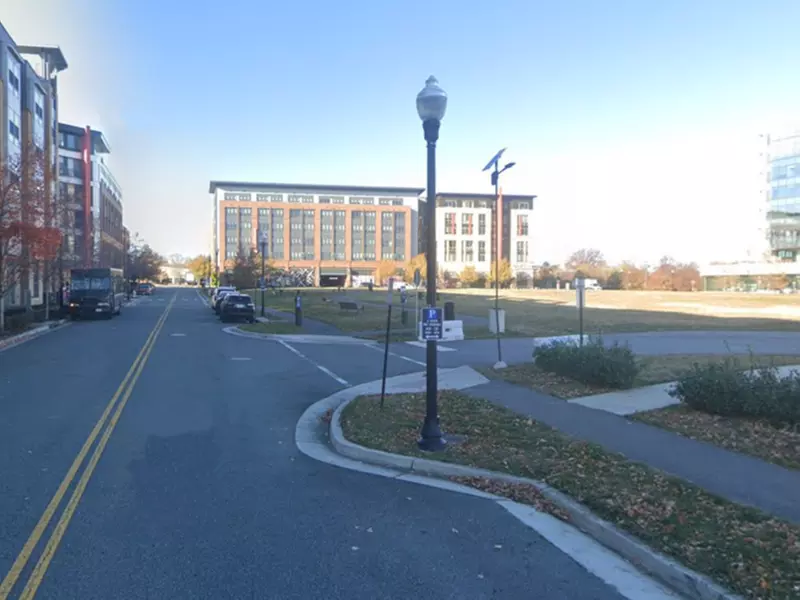 Parking at 2900 Potomac Ave. Lot - P2413