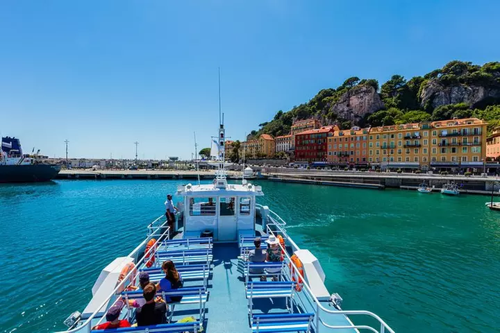 Croisière touristique sur la côte méditerranéenne au départ de Nice