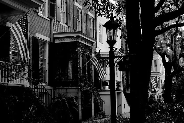 Genteel and Bard's Savannah Dark History and Ghost Encounter Walkin...