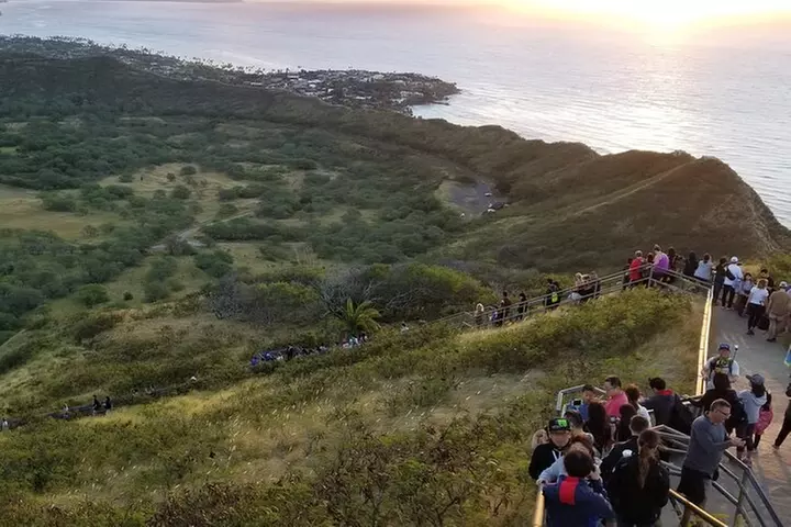 Half-Day Hiking Tour to Diamond Head and Makapuu Lighthouse