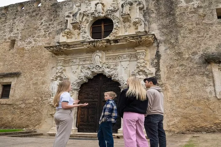 San Antonio Small Group Walking Tour with Riverwalk Boat Cruise - Primary Image