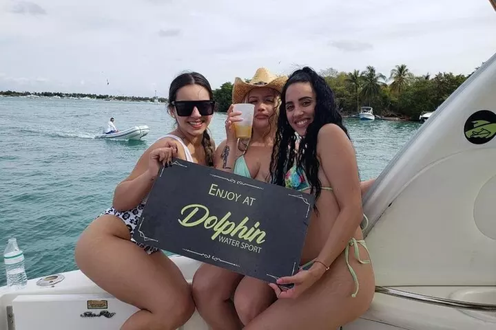 Miami Beach Luxury Yacht Adventure: Explore Stunning Coastline