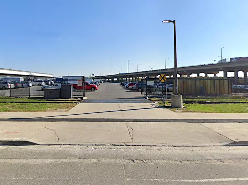 Parking at Jetro Lot