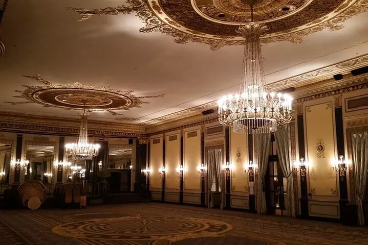 Chicago's Dark Side: Ghosts, Gangsters, and True Crime Tour