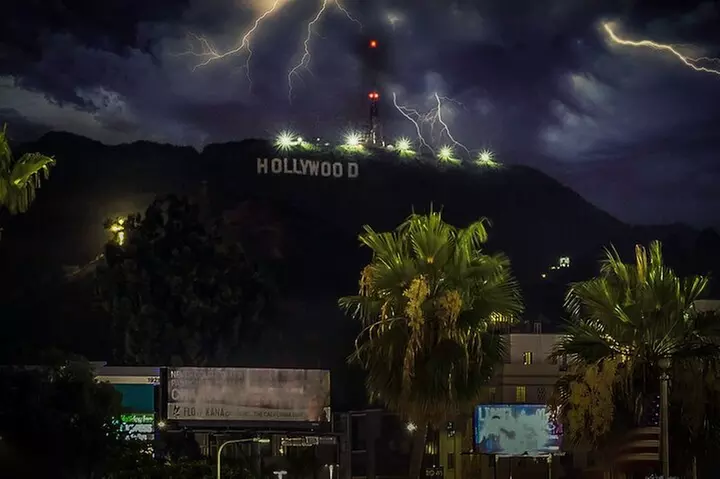 LA Ghosts Boos and Booze Haunted Pub Crawl