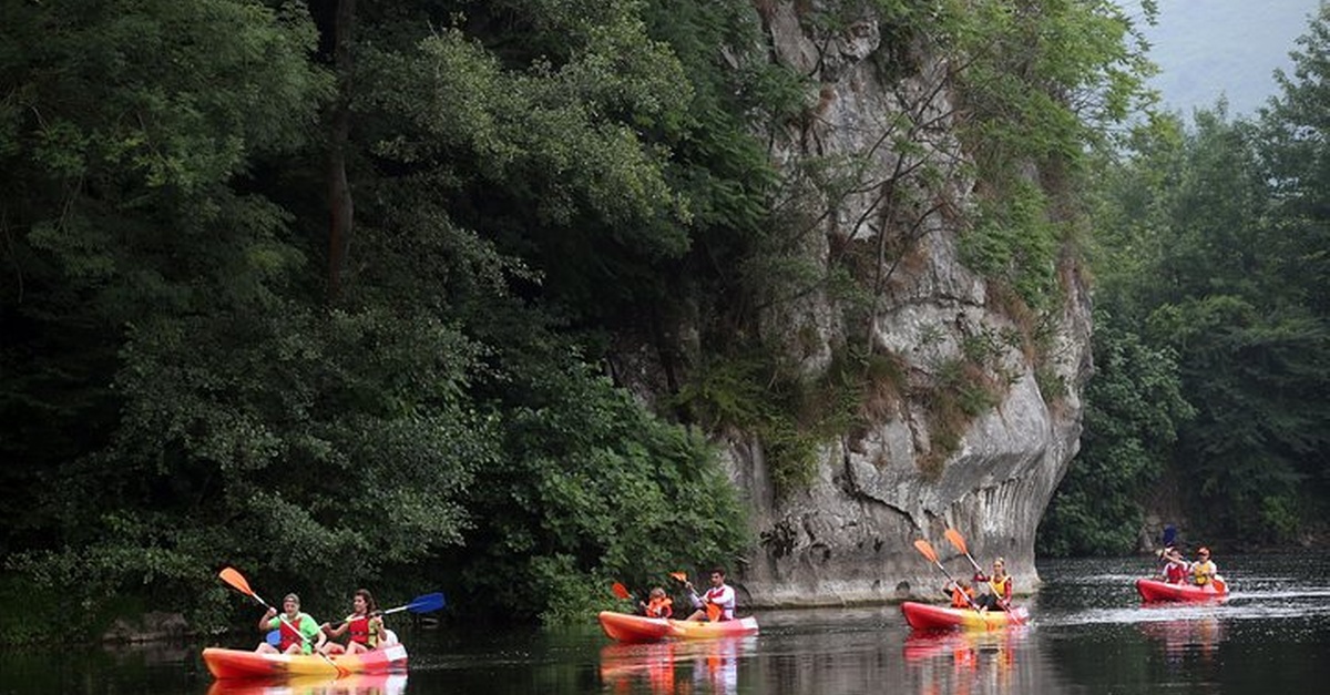 Kayak guiado en el río Nalón, Asturias