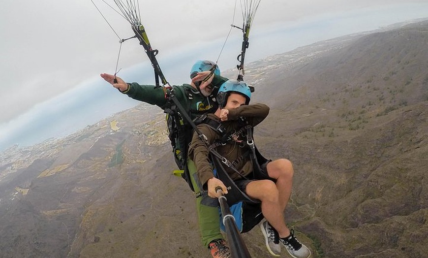 Image 6: Vuelo en tándem en parapente acrobático en la zona sur de Tenerife