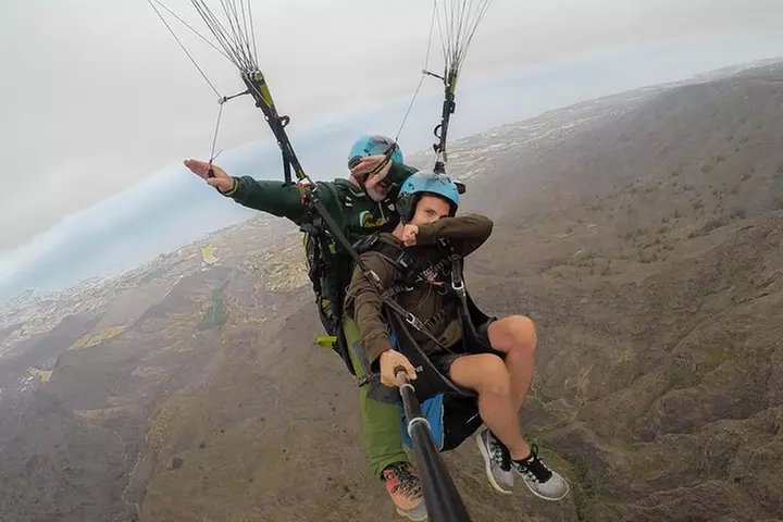 Acro Aventura de Parapente en Costa Adeje con Recogida GRATIS !!