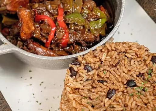 5% Cash Back at Blue Lounge & Grill