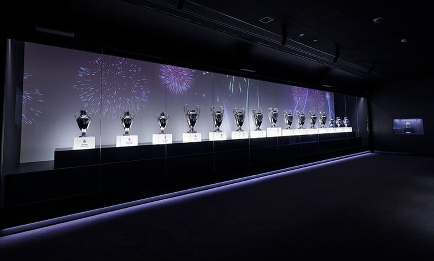 Image 4: Visita guiada para grupos pequeños en el estadio Santiago Bernabéu