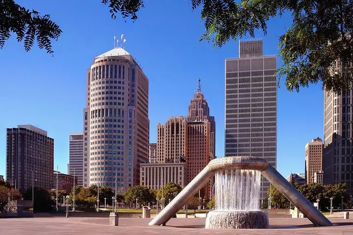 Self-Guided Scavenger Hunt: Detroit Roll Through Motor City