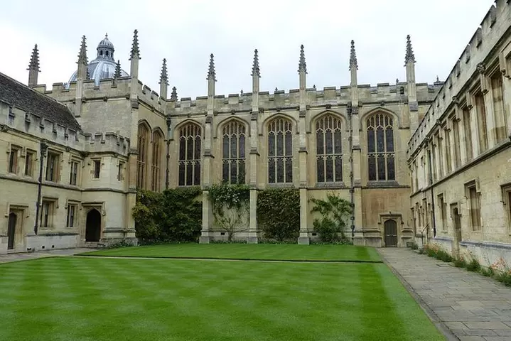 Cotswolds Villages and Oxford Full Day Tour from London