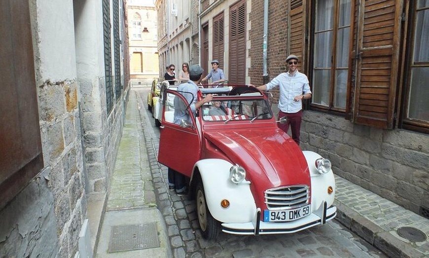 Image 11: Excursion exceptionnelle à Lille en 2 CV décapotable avec votre cha...