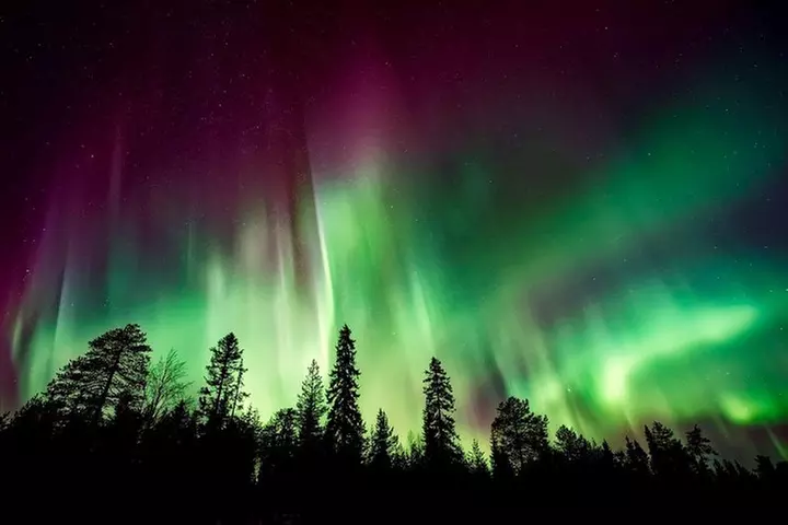 Aurora Lodge Viewing - Primary Image