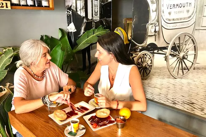 Experiencia del jamón ibérico con desayuno tradicional Madrid centro