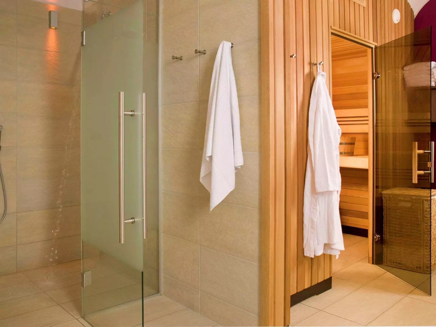 ✈ ÖSTERREICH | Wien - Mercure Grand Hotel Biedermeier Wien 4*, 2 Nä...