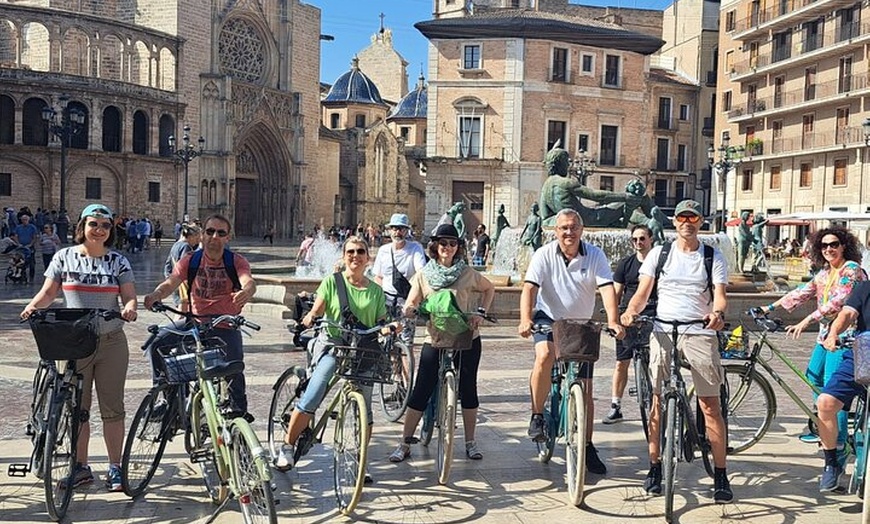 Image 13: Tour Privado en Bicicleta de 3 Horas : Descubre Gemas de la Ciudad ...